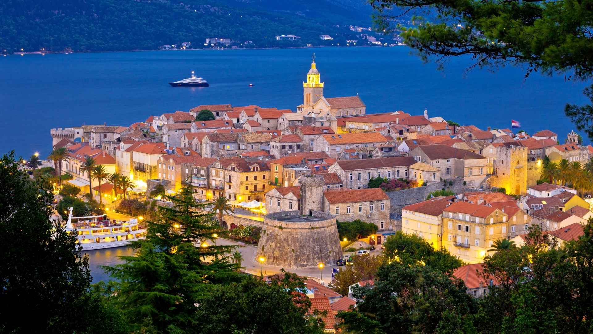 Taxi Orebić Korčula old town at night