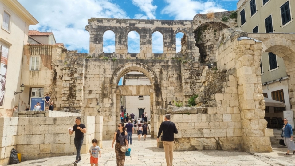 Taxi Orebic day trip to Split Old Town